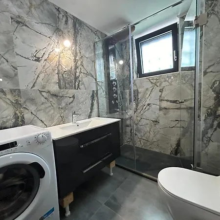 Kallie Apartment